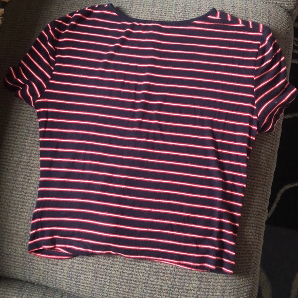 🪷 5/$10 🪷 Crop top - Picture 3 of 4